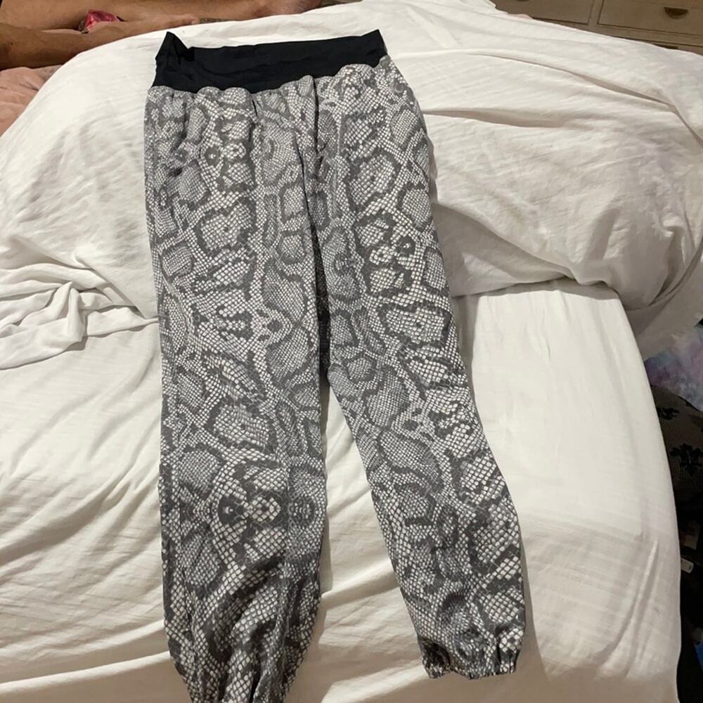 Beaty Johnson xs anmial print athletic wear pants worn once
